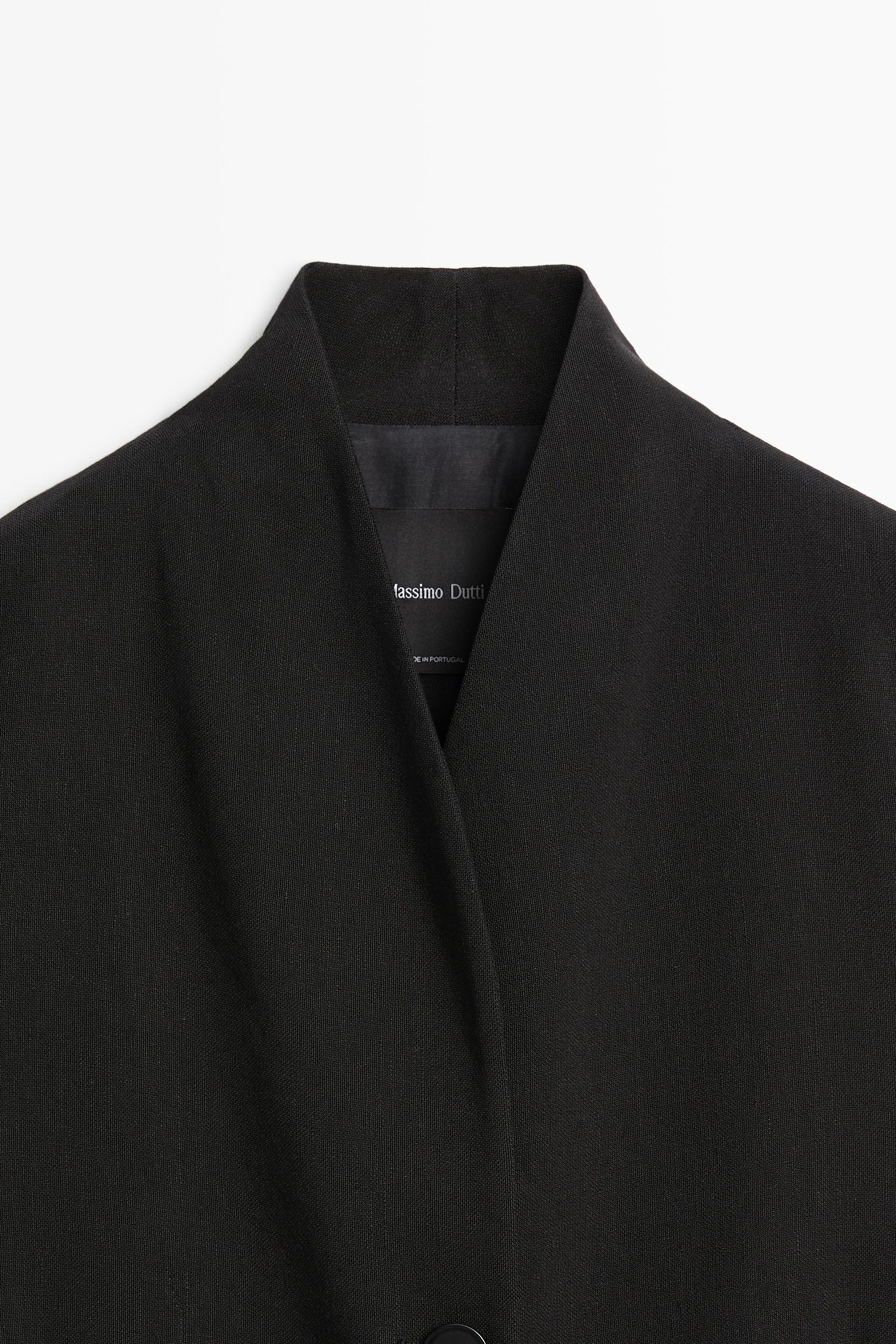 High-neck vest